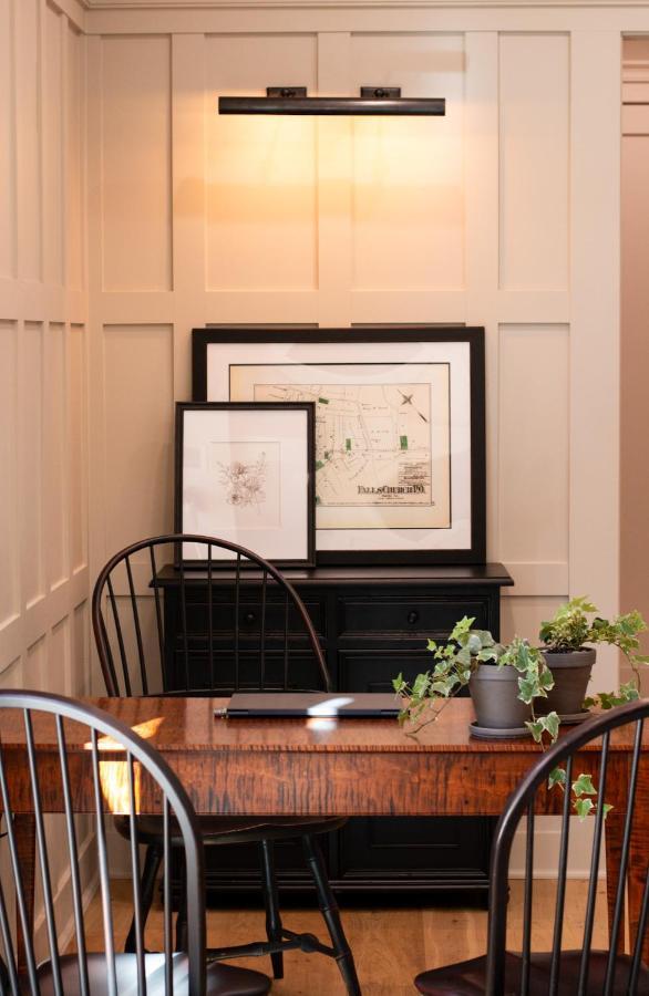 Meeting House Boutique Hotel Falls Church Bagian luar foto